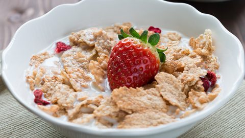Cereal con leche y fruta - Vidactual